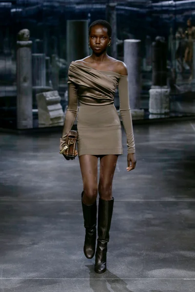 Look 35